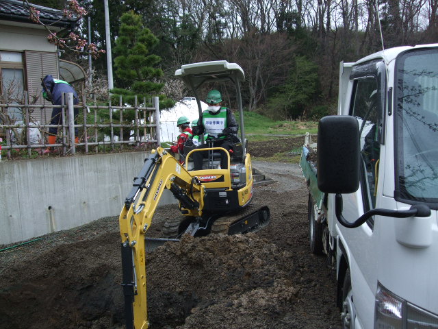 除染作業　郡山市熱海町玉川地区
(共立・武田除染組合)